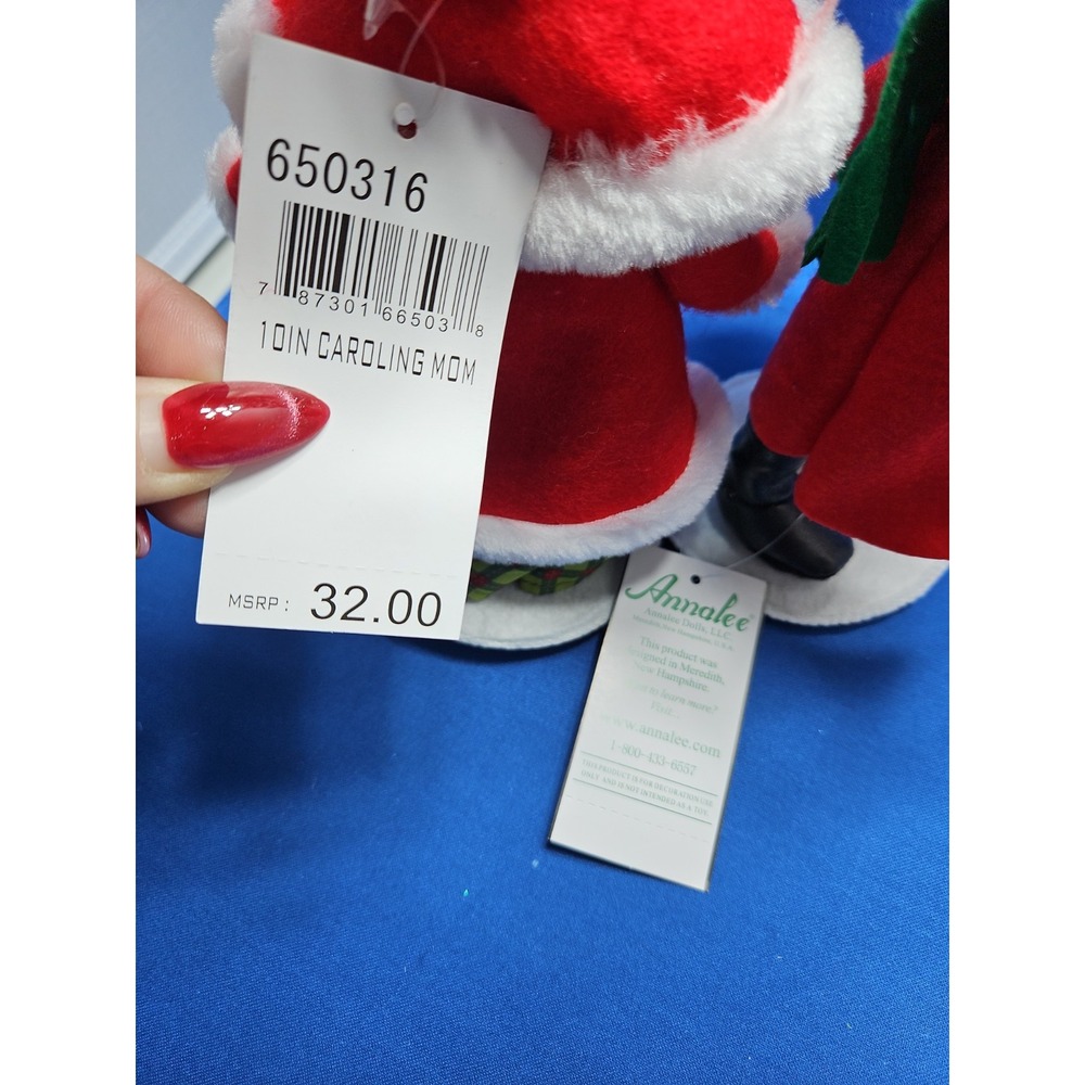 2 Annalee Christmas Carolers Man Woman Caroling Set 10" New 2016 - Picture 6 of 7